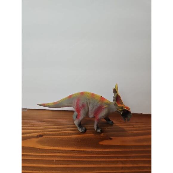 Lot Of 7 Hard Plastic Dinosaur Figurine Toys 2-6" - Picture 10 of 16
